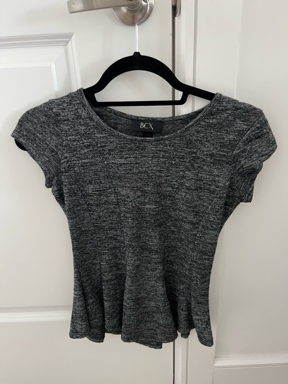 BCX Gray Heathered Short Sleeve Flared Knit Top